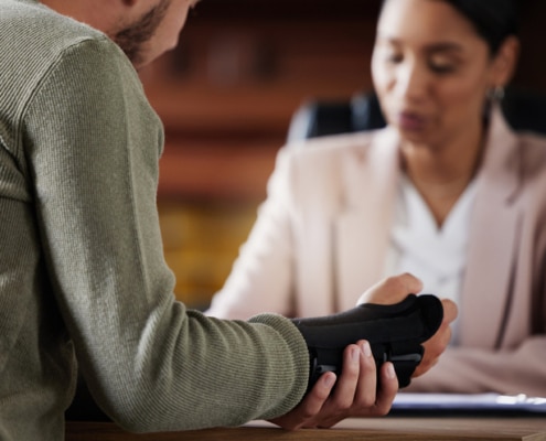 how to choose the best truck accident lawyer