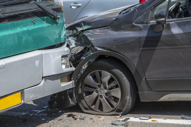 scene of accident between car and truck - can more than one party be responsible in truck accidents?